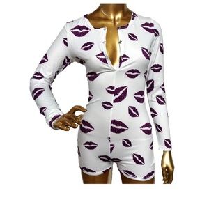 Women sleepwear